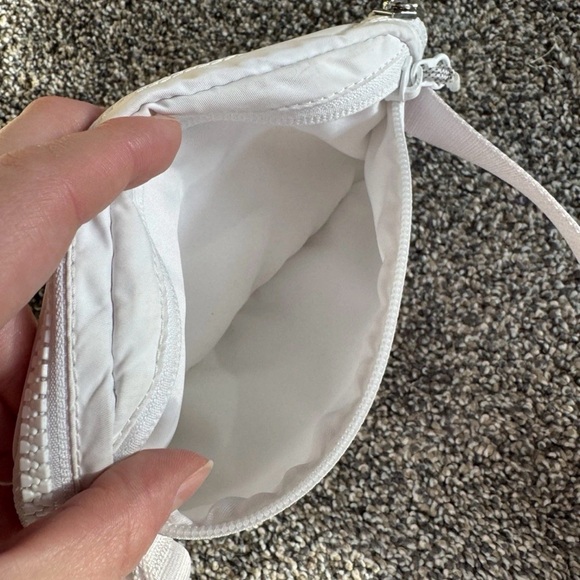 Lululemon Everywhere Belt Bag White - Picture 3 of 4